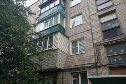 1/2 частка трикімнатної квартири, загальною площею 58,9 кв.м., розташована за адресою: м. Харків, б-р. Жасміновий, буд. 7, кв. 145