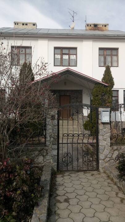 ІПОТЕКА: Житловий будинок, загальною площею 490,80 кв.м. та земельна ділянка кадастровий №6322083001:00:000:2515 площею 0,1458 га, за адресою: Харківська обл., Дергачівський р., с. Черкаська Лозова, вул. Санаторна, 12