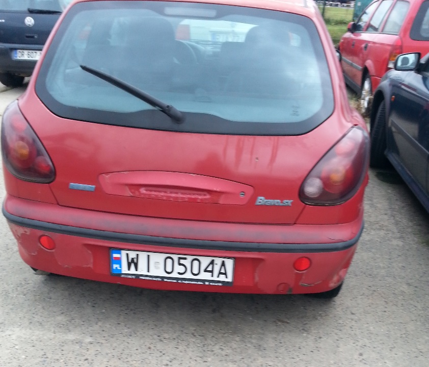 Транспортний засіб марки Fiat Bravo,  1997 року випуску, реєстраційний номер WI0504A, № куз. ZFA18200004432018, червоного кольору, об'єм двигуна - 1581 см. куб., бензин