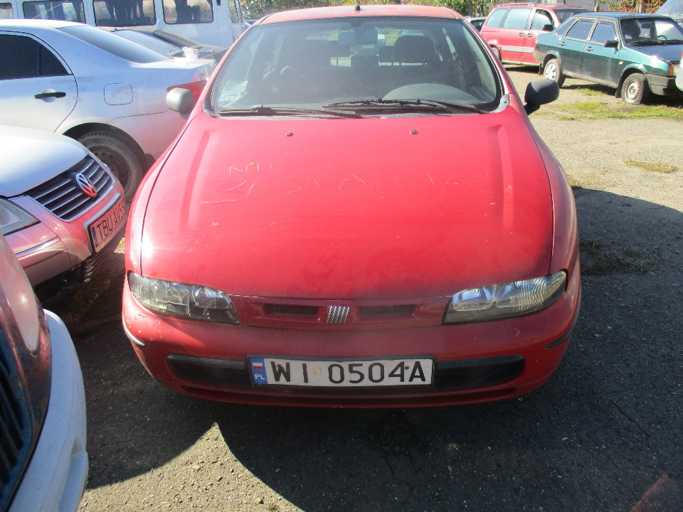 Транспортний засіб марки Fiat Bravo,  1997 року випуску, реєстраційний номер WI0504A, № куз. ZFA18200004432018, червоного кольору, об'єм двигуна - 1581 см. куб., бензин