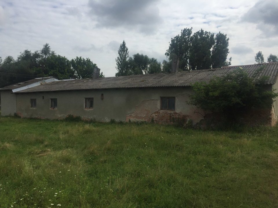 Будівля свиновідгодівельного пункту, заг. пл. 267.3 м.кв., за адресою: Львівська обл., м. Перемишляни, вул. Над Липою, буд. 23
