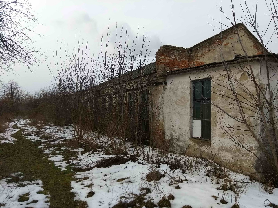 Іпотека: нежитлова будівля розпиловочного цеху літ. Л-1, поз. 7, заг. пл. 897.5 м.кв., за адресою: Львівська обл., Жовківський р., с. Добросин, вул. Залізнична, 15а