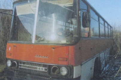 Транспортний засіб автобус Ikarus 256, 1990 року випуску, ДНЗ: ВС8948АК, червоного кольору, дизель