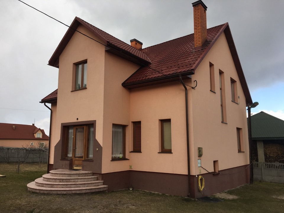 Іпотека: незавершене будівництво житлового будинку (готовністю 57%) та земельна ділянка пл. 0.0800 га, за адресою: Львівська обл., Жовківський р., м. Рава-Руська, вул. 1-го Грудня, 13