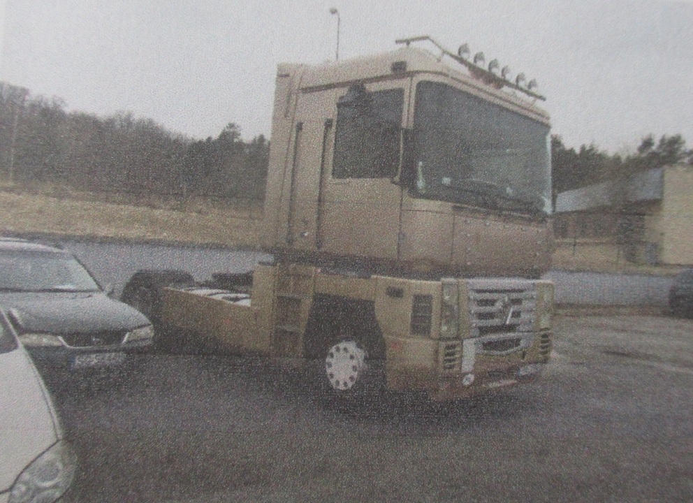 Транспортний засіб марки Renault Magnum 480, 2003 року випуску, реєстраційний номер LRA20946, № куз. VF611GTA000123165, об'єм двигуна - 11929 см. куб., дизель