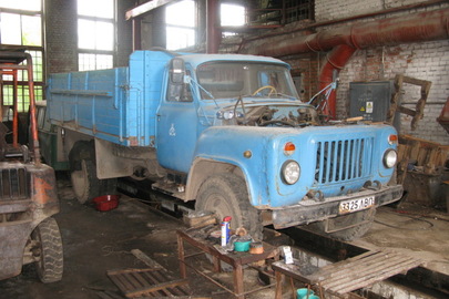 Транспортний засіб марки ГАЗ-5312 вантажна платформа (бортовий)-С, 1988 року випуску, ДНЗ: 33-25ЛВП, № куз. 1193562, голубого кольору, об'єм двигуна - 4254 см. куб., бензин