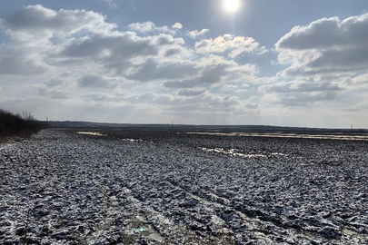 Земельна ділянка, загальною площею 1.9771 га., кадастровий номер 2124855500:10:030:0105, що знаходиться за адресою: Закарпатська область, Ужгородський район, Середнянська селищна рада, за межами населеного пункту, контур 312, ділянка 34