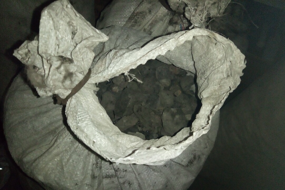 Вугілля, вагою 47.0 кг