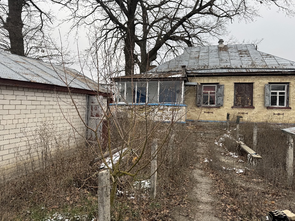 Житловий будинок А-1 , заг. пл. 66.5 кв.м., та зем. діл. к/н 7124986500:05:002:0106 пл. (га):  0.4804, за адресою: Черкаська обл., Черкаський р-н., с. Шелепухи,  вул. Зелена, буд. 31 