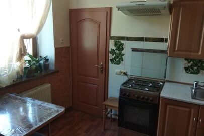 1/9 частина трикімнатної квартири №3, загальною площею 67,4 кв.м., за адресою: м. Чернівці, вул. Харківська, буд. 5