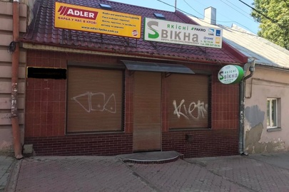 7/2000 часток нежилого приміщення, загальною площею 41,50 кв.м., за адресою: м. Чернівці, вул. Вокзальна (колишня Гагаріна), буд. 13-15