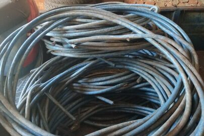 Фрагменти кабелю зв’язку із синьою обмоткою СМК ПВК (1х4х1,2) загальною довжиною 236м 90см