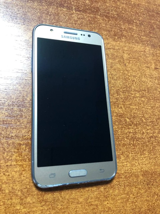Мобільний телефон «Samsung»