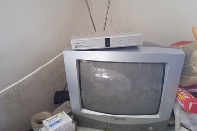 Телевізор "SCHNEIDER", кольоровий, сірого кольору, стан б/в