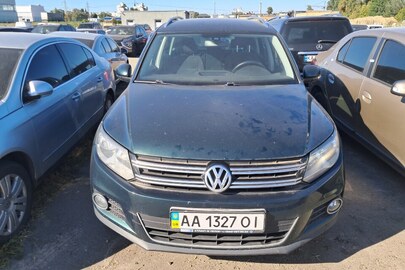 Транспортний засіб марки: VOLKSWAGEN, модель:TIGUAN, категорія: легковий універсал, ДНЗ: АА1327ОІ, р.в. 2013, VIN: WVGZZZ5NZDW055693, колір: зелений