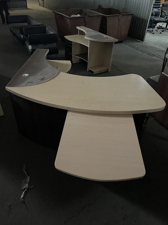 Стіл офісний з приставним столом, Ш165хГ170хВ75, б/в у кількості 2 шт.