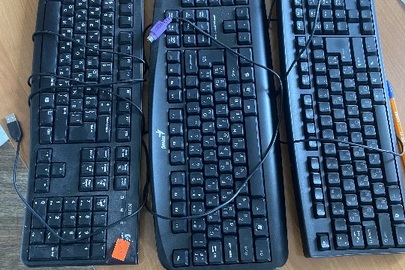 Клавіатури різних моделей, б/в у кількості 3 шт.