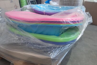 Дитячі ванночки зі зливом та коропом «Dünya Plastik»  різного кольору (мікс) в упаковці, V: 35 л, артикул 12004, у використанні не були у кількості 20 шт.