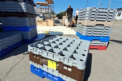 Ящики для транспортування келихів для віскі, сірого кольору, виробник: Cambro /USA, б/в у кількості 6 шт.