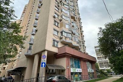 Машиномісце у підземному паркінгу загальною площею 22,50 кв.м, що розташоване за адресою: місто Київ, вулиця Липківського Василя Митрополита, будинок 18, гараж 35