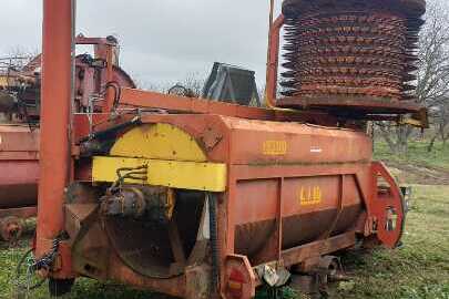 Причіпна механічна машина для збирання гарбузів КЕ 3000 Нydro, 2010 року випуску, заводський №1001, б/в