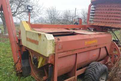 Причіпна механічна машина для збирання гарбузів марка КЕ 3000, серійний номер КЕ 3000М 1202, 2012 року випуску, заводський №1202, б/в