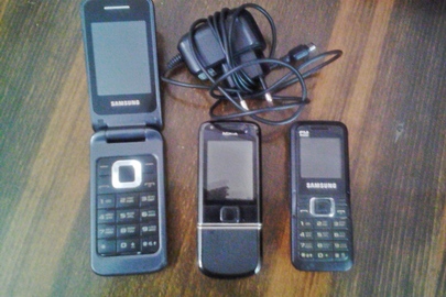 Мобільні телефони Nokia 8800, Samsung GT-c 3520, Samsung Е 1125, б/в