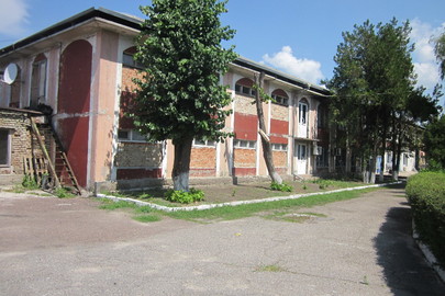 ПРЕДМЕТ ІПОТЕКИ. 1/2 частина комплексу будівель, загальна площа 1815,4 кв. м, адреса: вул. Десантників, буд. 92, м. Кропивницький, Кіровоградська обл.