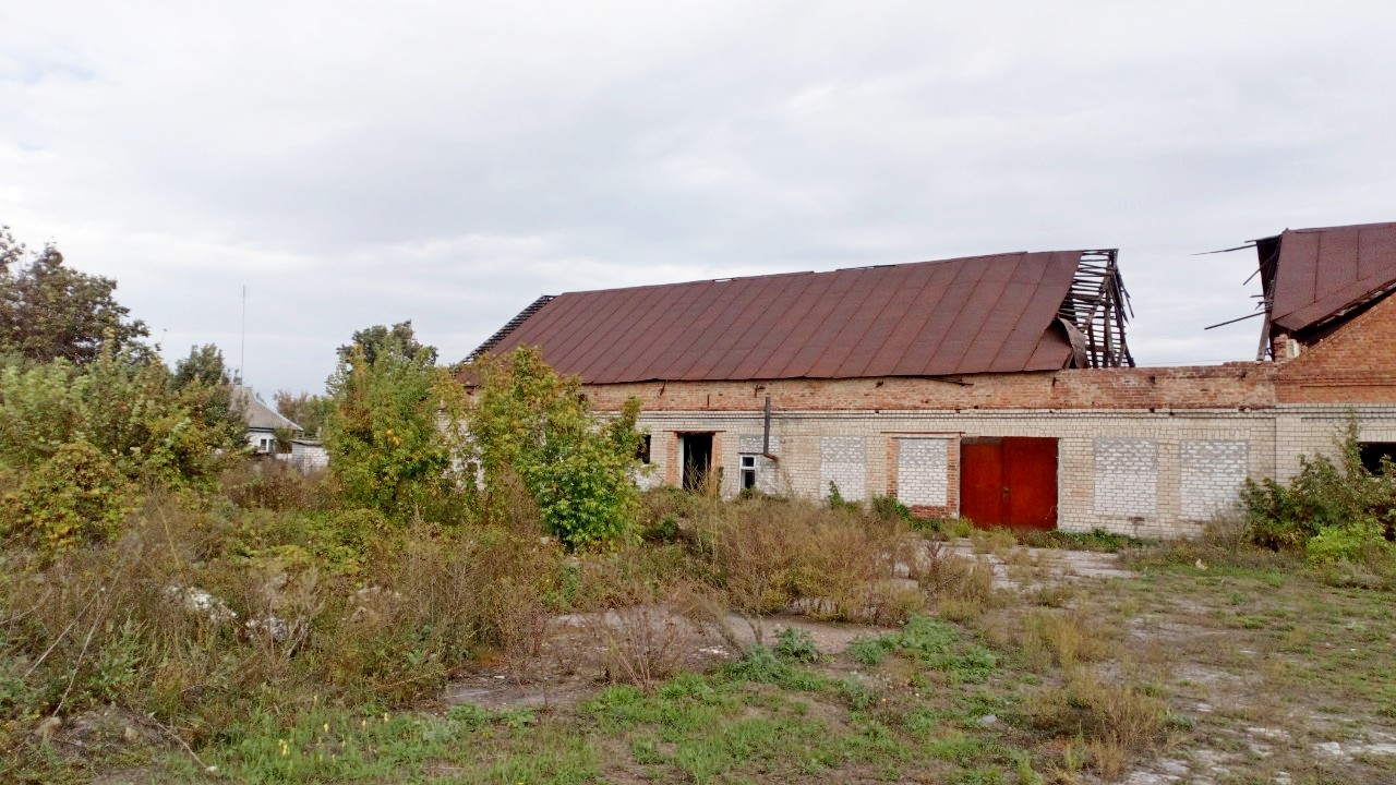 Комплекс будівель, загальна площа 971,1 кв. м, які знаходиться за адресою: вул. 50 років Жовтня, буд. 54, смт Онуфріївка, Онуфріївський р-н, Кіровоградська обл.