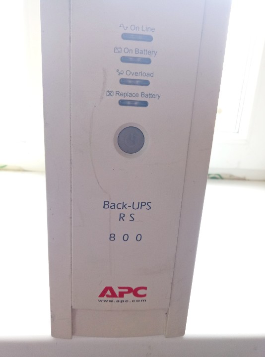 Джерело безперебійного живлення APC Back-UPS RS 800