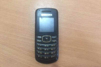 Мобільний телефон "Samsung" GТ-Е1080W