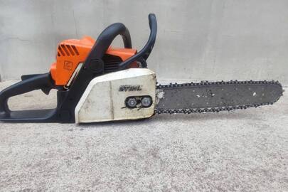 Конфісковане майно за рішенням суду: Бензопила марки "STIHL MS 180", помаранчевого кольору, б/в
