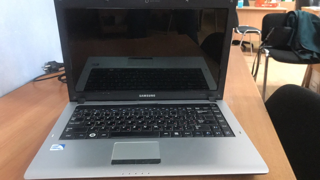 Ноутбук  SAMSUNG NP-RV408L