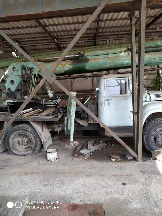 Вантажний автопідйомник ЗИЛ, модель 130, синього кольору, 1968 р.в., ДНЗ 06584НР, шасі BN