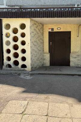 1/3 частина двокімнатної квартири, загальною площею 48,83 кв. м. за адресою : м. Запоріжжя, вул. Толока професора буд.19 кв. 27