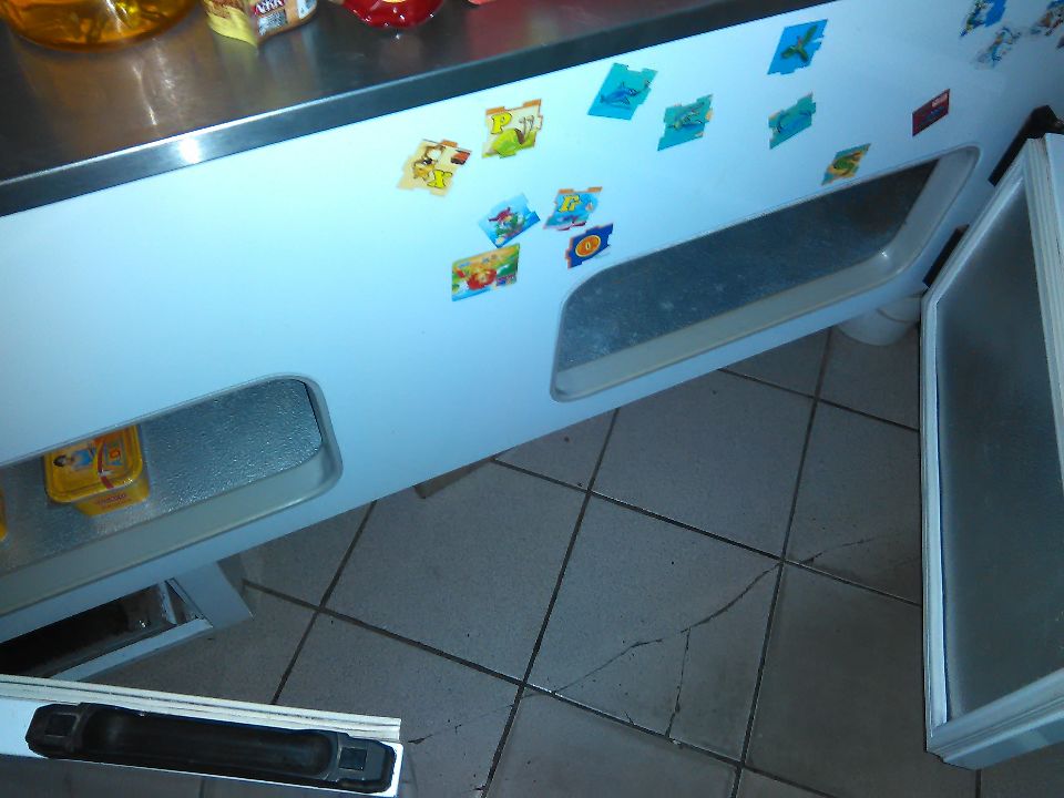 Холодильна вітрина IGLOO, в робочому стані 