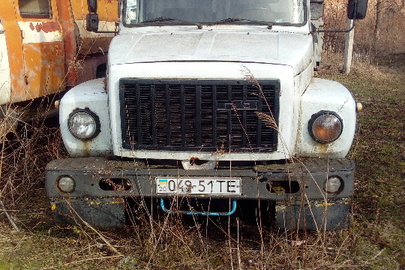 Колісний транспортний засіб-вантажний бортовий автомобіль С ГАЗ 3307, 2003 року випуску, державний номерний знак 04951ТЕ, білого кольору