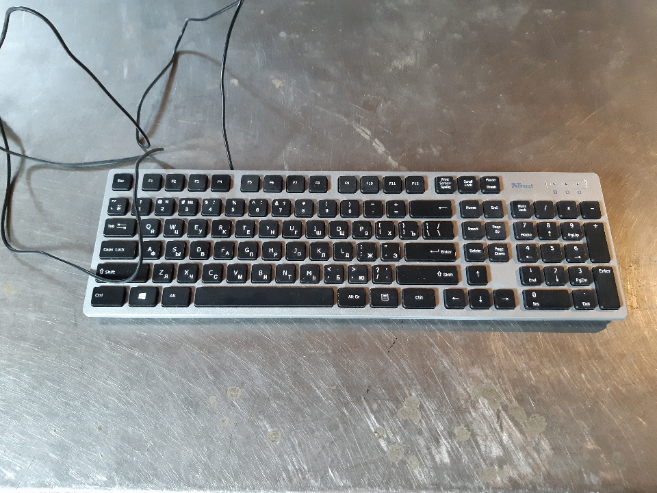 Клавіатура марки TRUST, чорно-сірого кольору, №16706-02, б/к, робочий стан не перевірявся