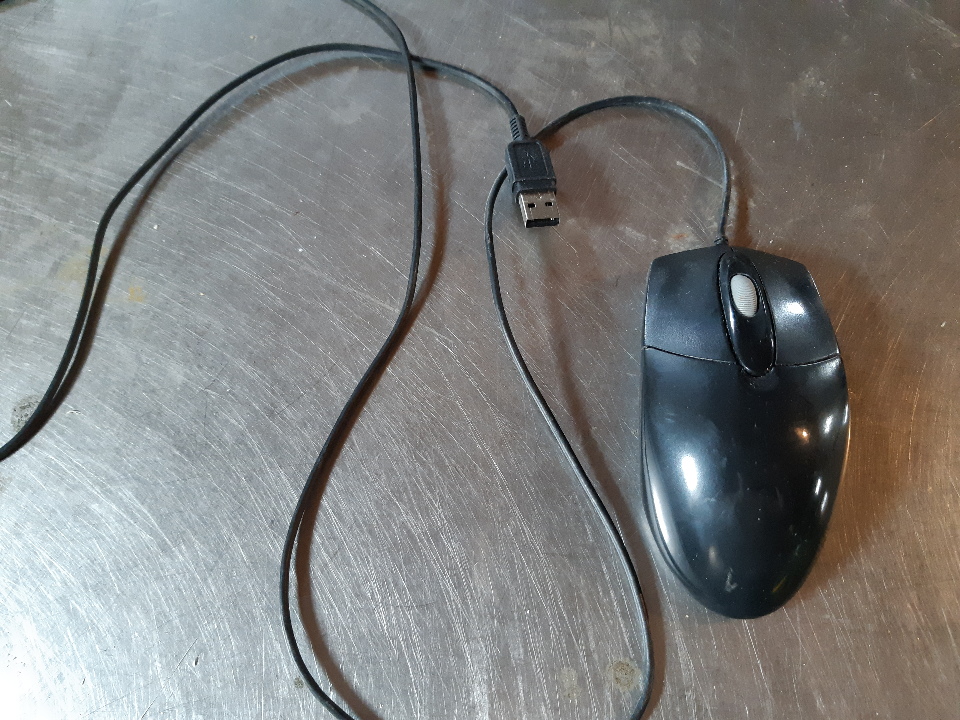 Комп'ютерна мишка марки TECH, модель ОР-720, чорного кольору, №G-1406, б/к, робочий стан не перевірявся