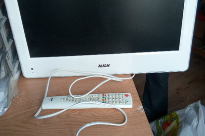 Телевізор марки BBK LEP, білого кольору, із пультом дистанційного управління, серійний номер  LP1211171900I34,  б/к, робочий стан не перевірявся