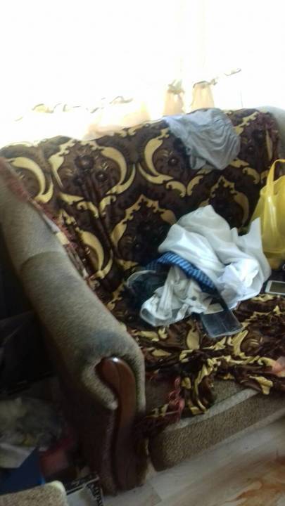 Покривало на ліжко жовто-коричневого кольору