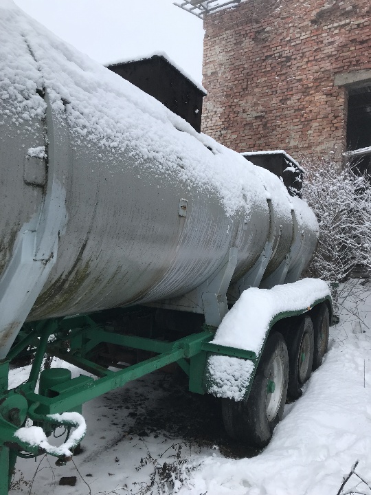 Напівпричіп-цистерна -Е, марки  AUREPA, зеленого кольору, шасі №77741002, 1978 року випуску, державний номерний знак ВО7904ХХ