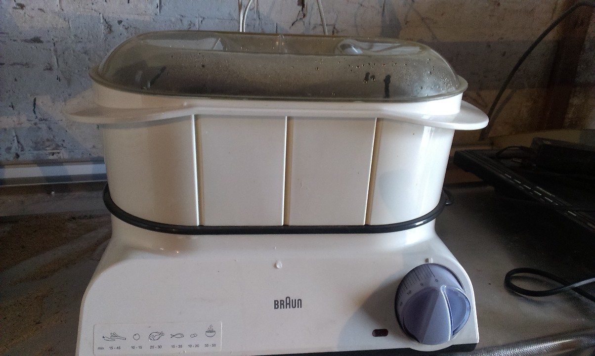 Пароварка марки Braun, type 3 216, білого кольору, б/к, робочий стан не перевірявся