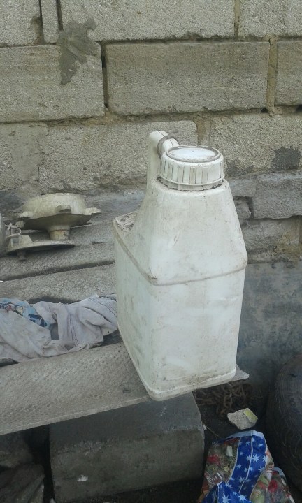 Каністра білого кольору, на 10 л.,  без явних механічних пошкоджень, Б/У