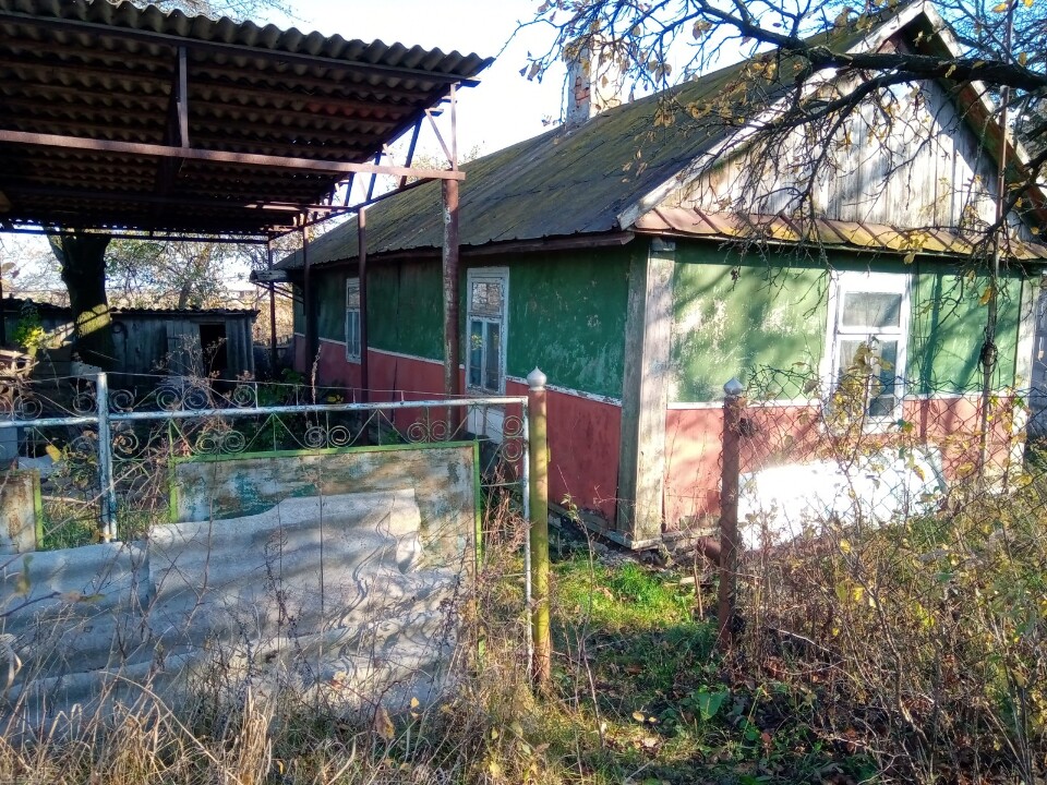 ІПОТЕКА. Житловий будинок /А-2/, з/п 39,5 кв.м. з надвірними будівлями і спорудами та земельна ділянка площею 0,2499 га, К/Н 0721885801:01:001:0384, за адресою: Волинська область, Ківерцівський район, с. Прилуцьке, вул. Соборності (Радянська), будинок 73
