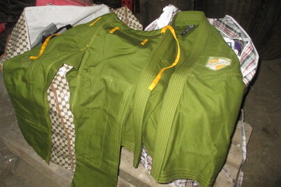 Костюми кімоно в комплекті (куртка, штани, два пояси) чоловічі, 15 комплектів