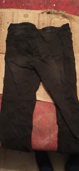 Чоловічі штани чорного кольору(джинси), марки 