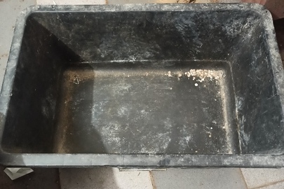 Конфіскація за рішенням суду: пластикова ємність об"ємом 50 л, бувша у використанні