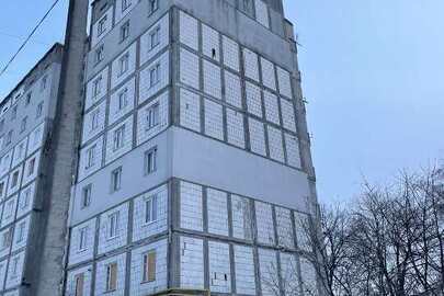 1/3 частина квартири, загальною площею 73,3  кв.м, що знаходиться за адресою: Харківська обл., місто Чугуїв, м-н Авіатор,139 кв.100