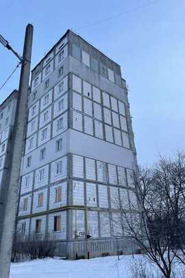 1/3 частина квартири, загальною площею 73,3  кв.м, що знаходиться за адресою: Харківська обл., місто Чугуїв, м-н Авіатор,139 кв.100